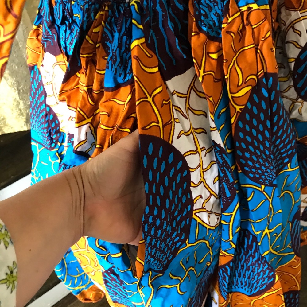 Beautiful Print dress with 3/4 pocket sleeves - Picture 6 of 8